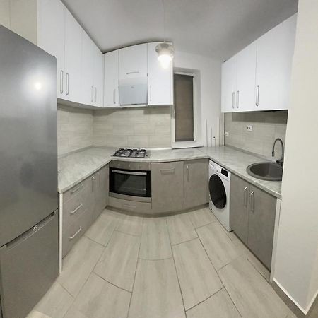 Home Sweet Home Apartment With 3 Rooms Buzău Buitenkant foto