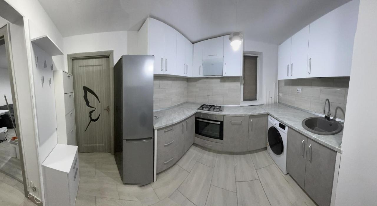 Home Sweet Home Apartment With 3 Rooms Buzău Buitenkant foto