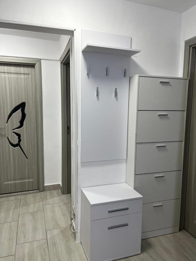 Home Sweet Home Apartment With 3 Rooms Buzău Buitenkant foto