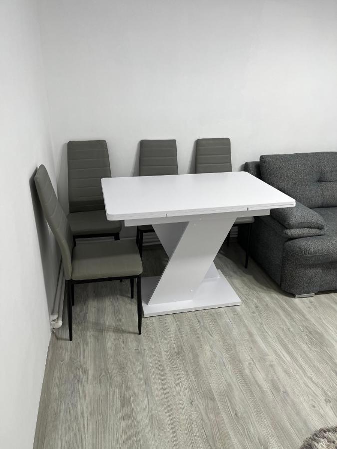 Home Sweet Home Apartment With 3 Rooms Buzău Buitenkant foto