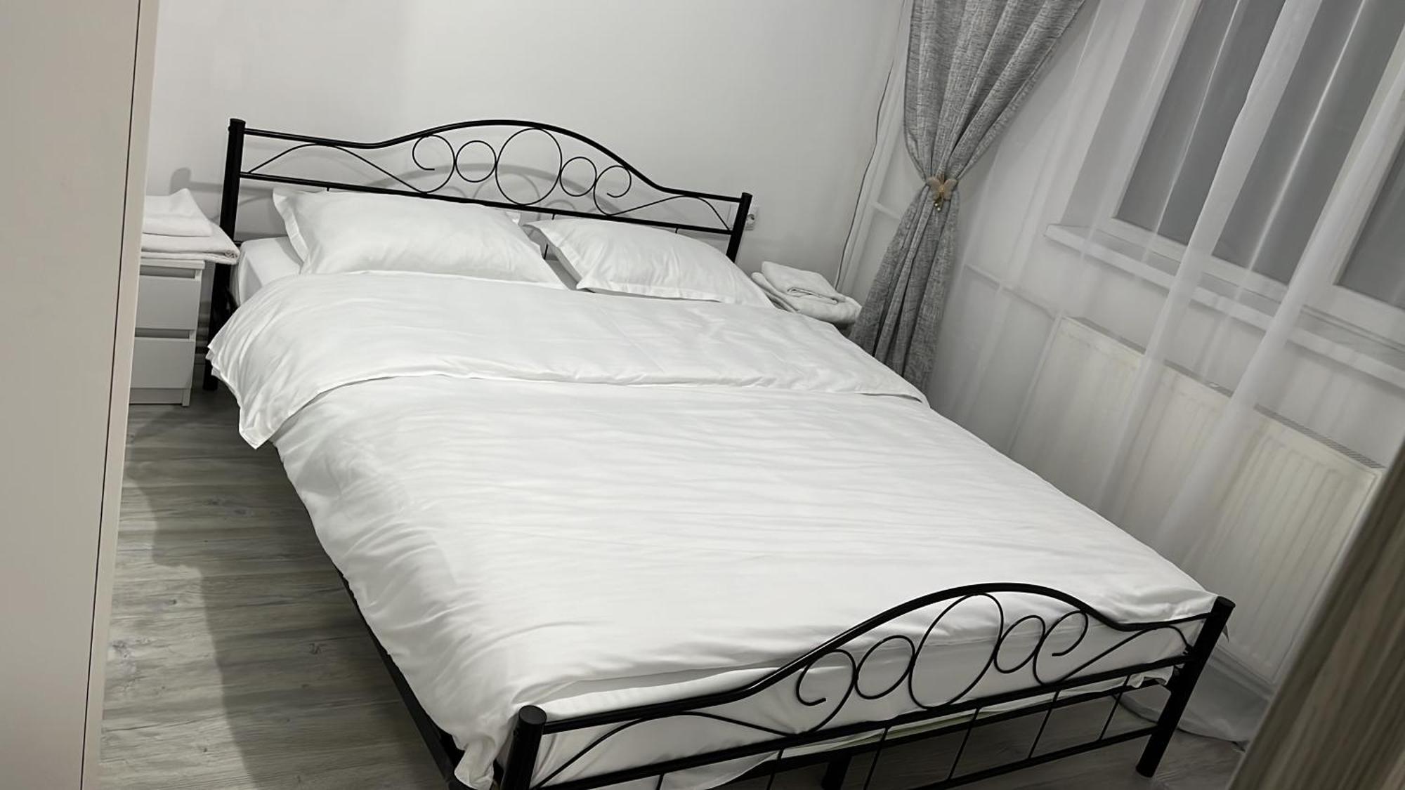 Home Sweet Home Apartment With 3 Rooms Buzău Buitenkant foto