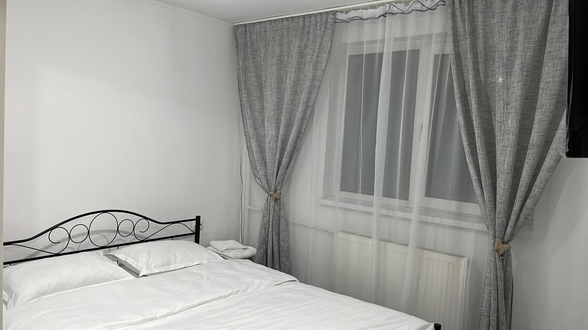 Home Sweet Home Apartment With 3 Rooms Buzău Buitenkant foto